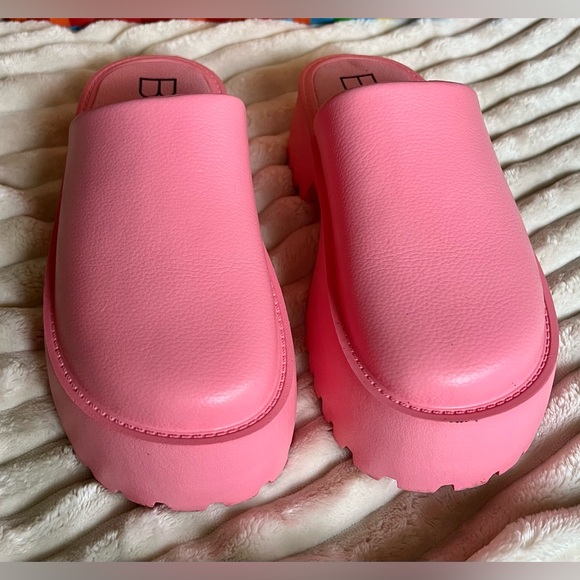 Pink Platform Clogs - Picture 2 of 9